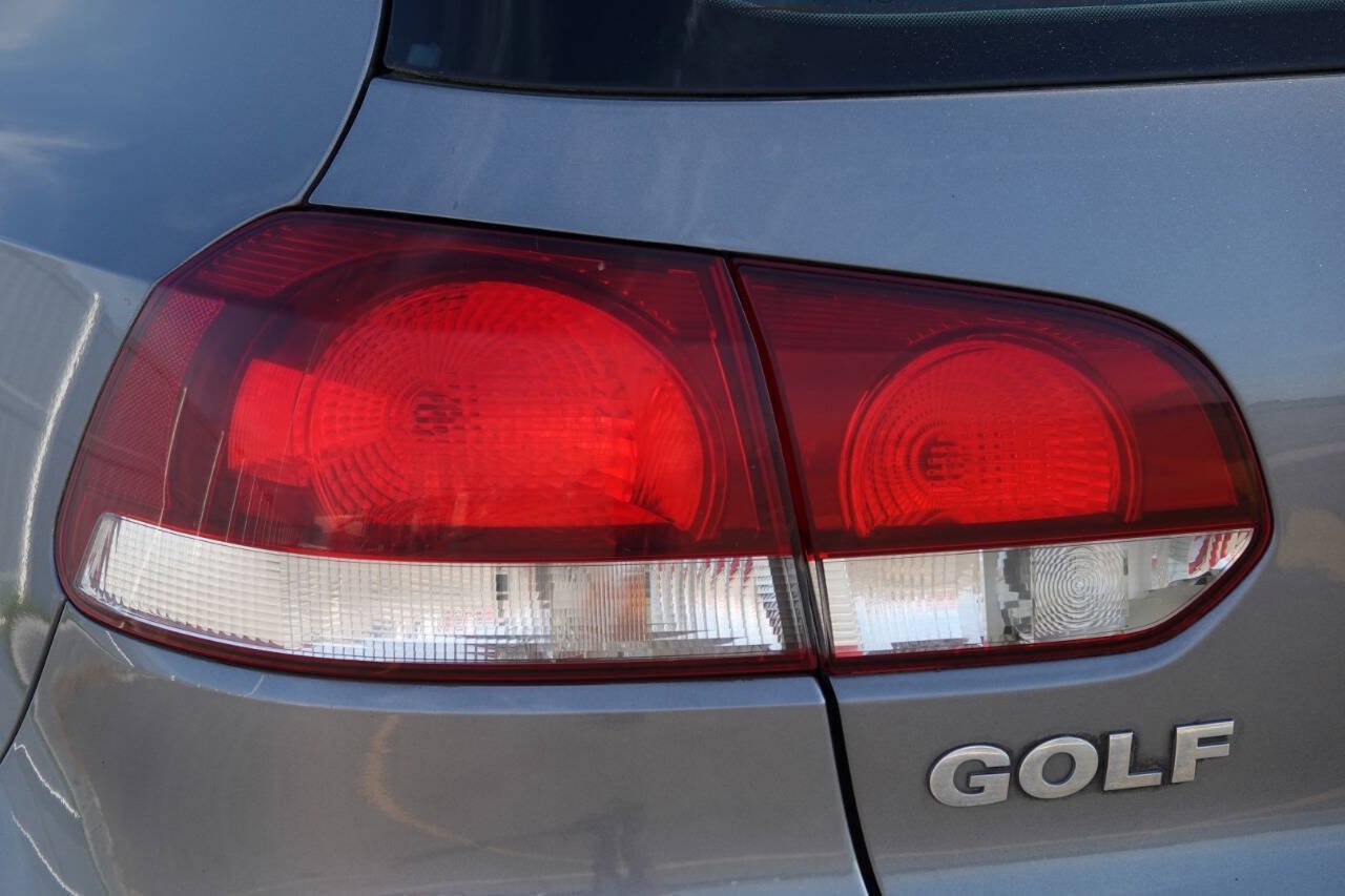 Used 2011 Volkswagen Golf TDI FWD image 25