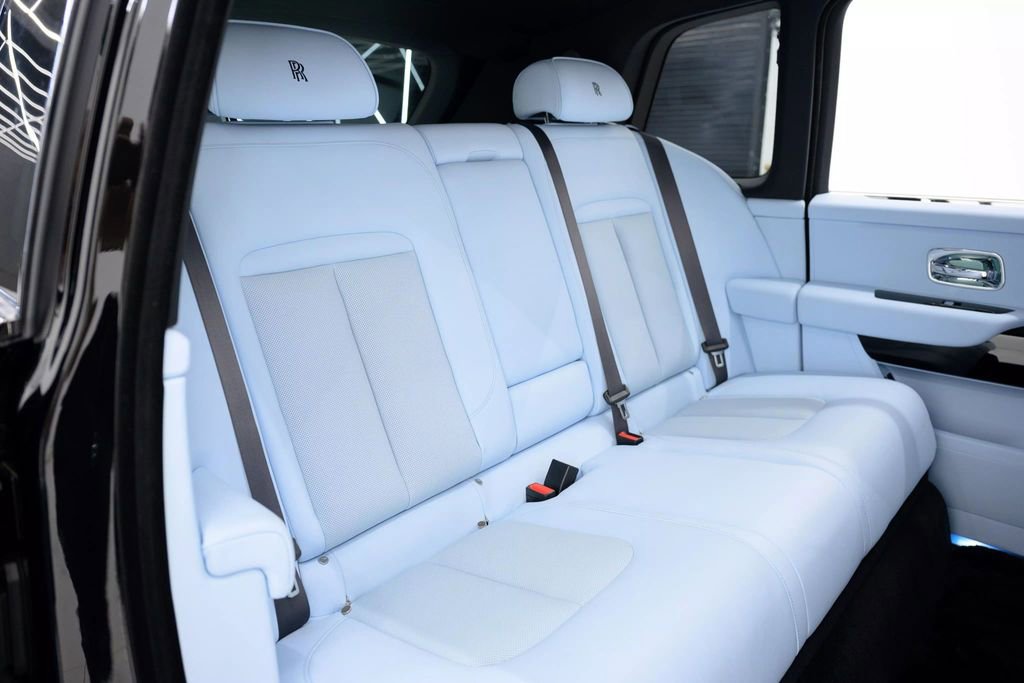 Used 2025 Rolls-Royce Cullinan image 46