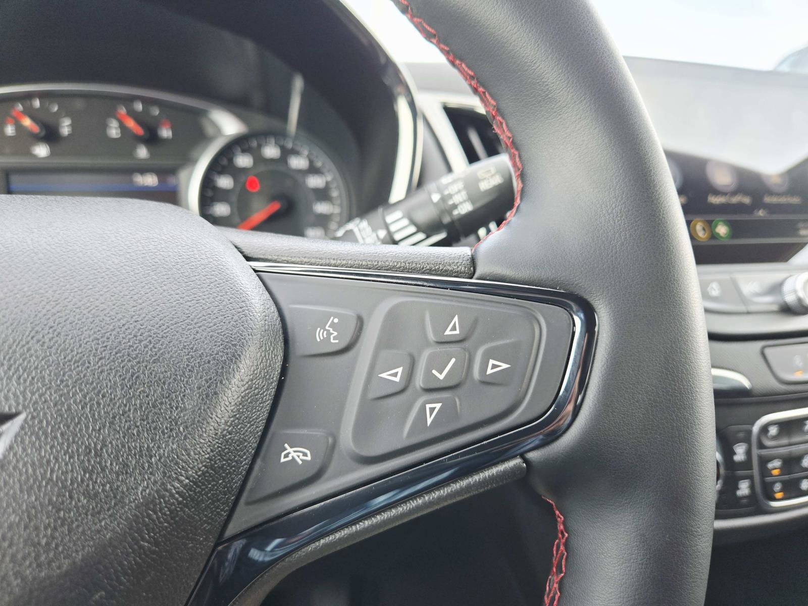 Used 2024 Chevrolet Equinox RS w/ RS Leather Package image 23