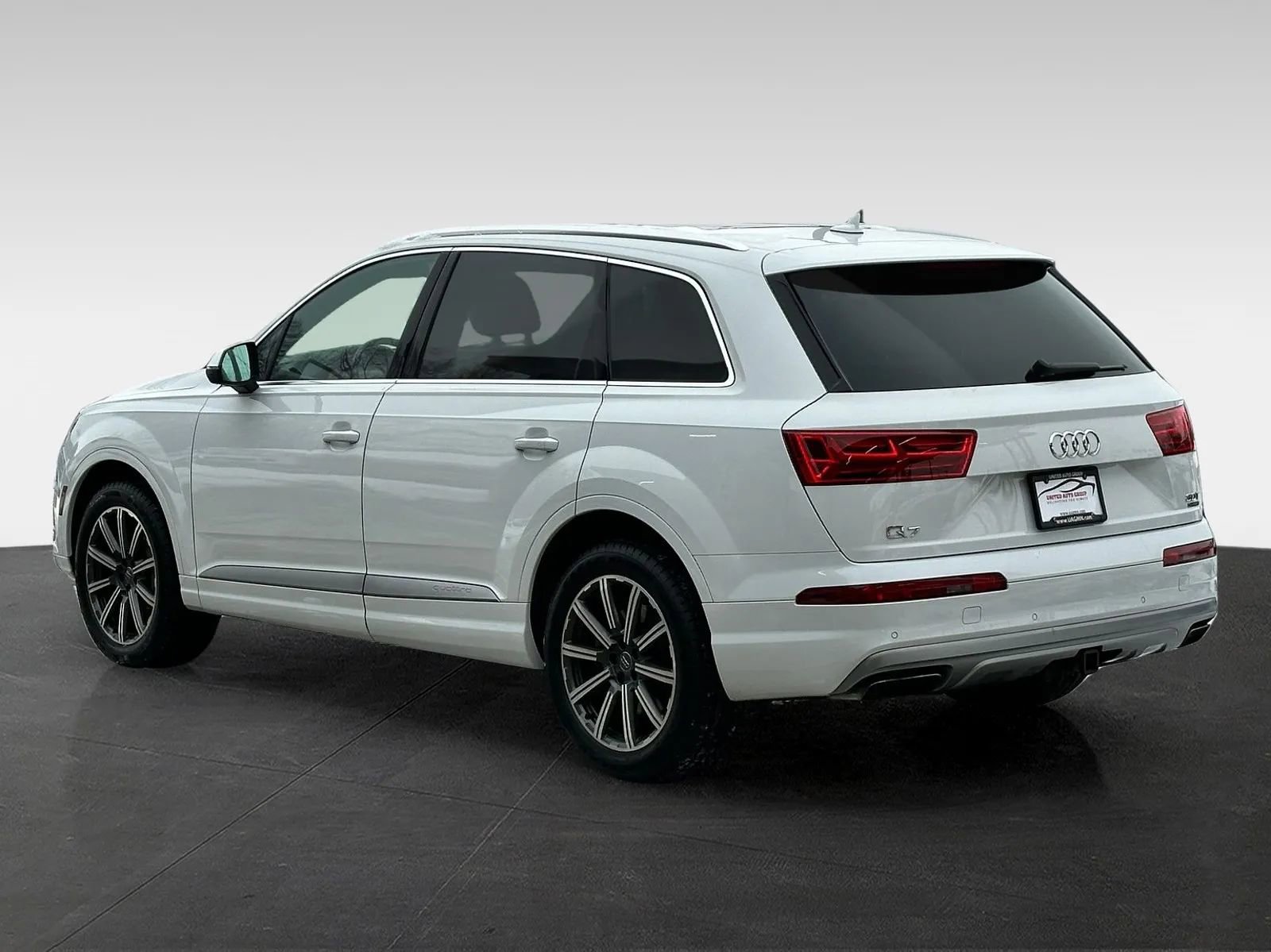 Used 2017 Audi Q7 3.0T Premium Plus image 5