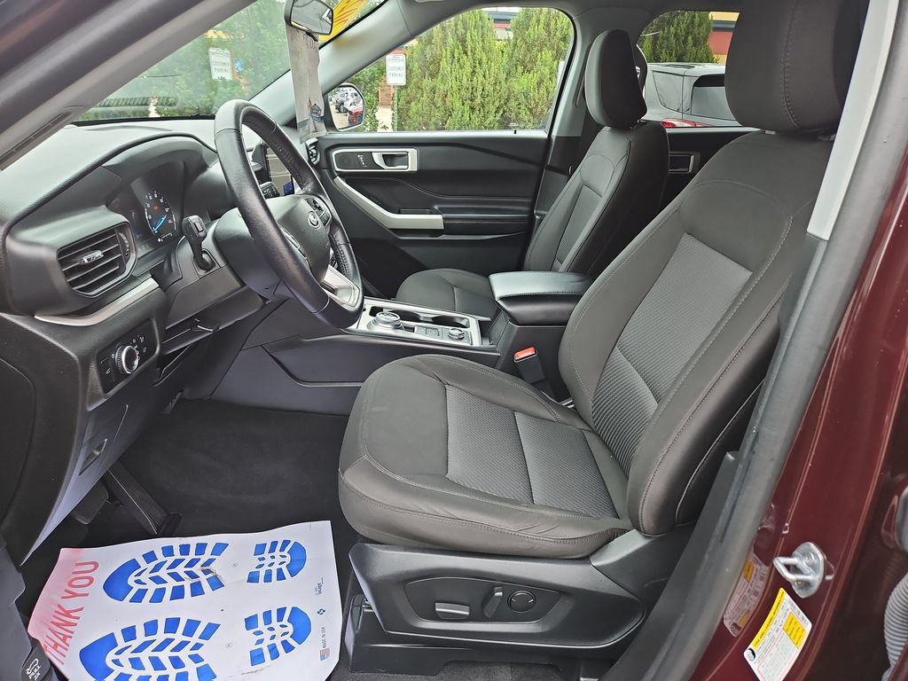 Used 2023 Ford Explorer XLT AWD/4WD image 9