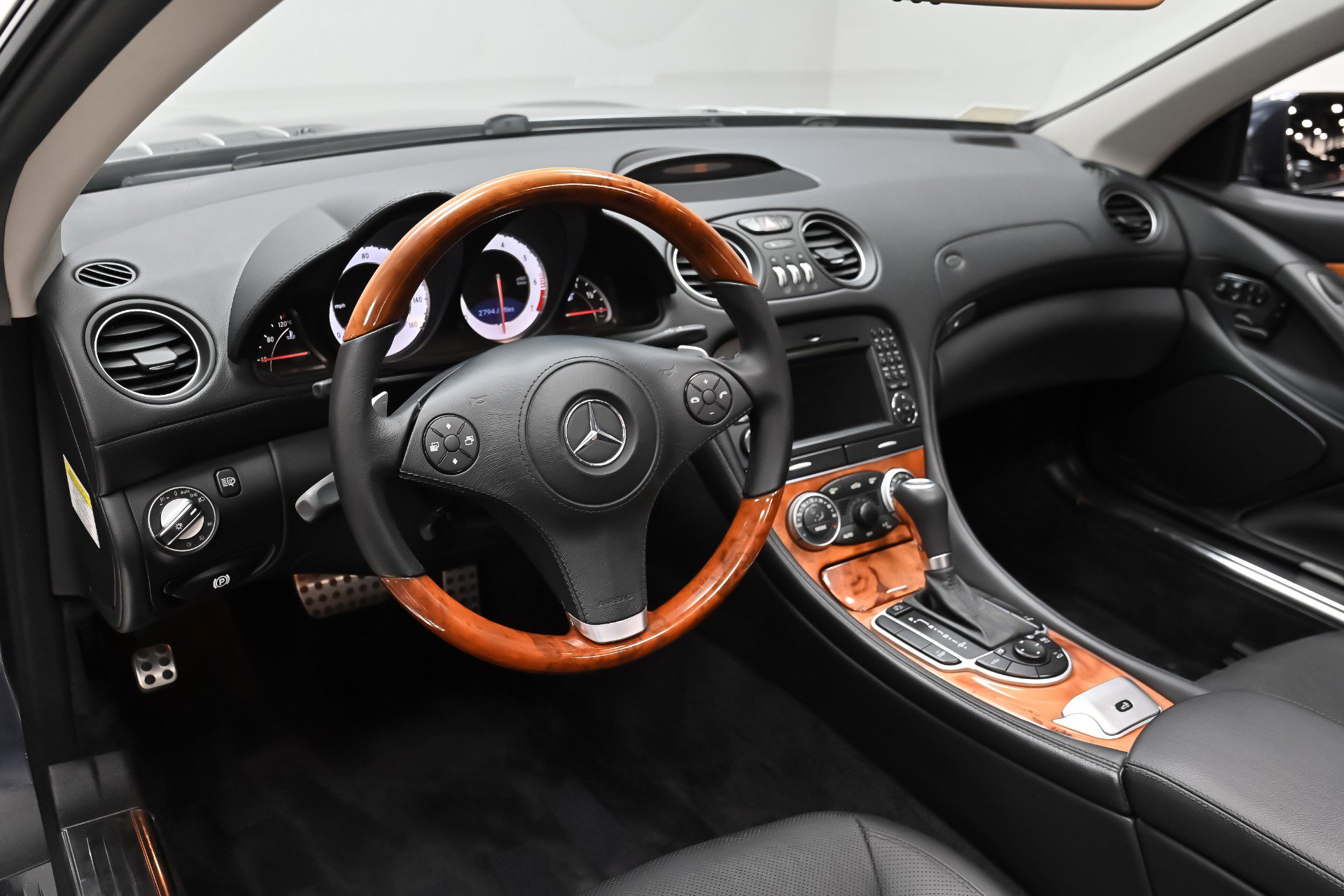 Used 2009 Mercedes-Benz SL 550 image 8