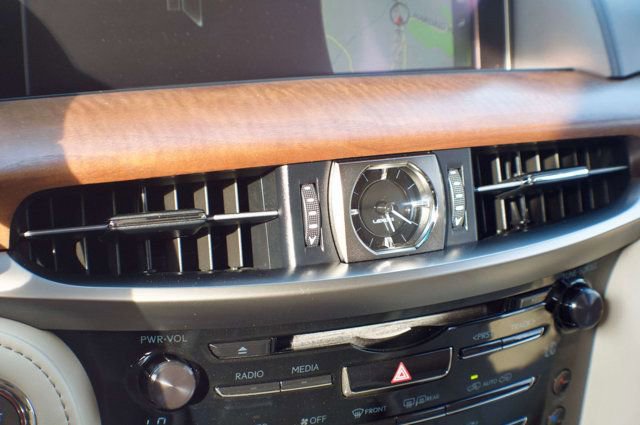 Used 2018 Lexus LX 570 4WD w/ Luxury Package image 26