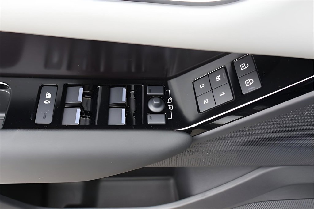 New 2026 Land Rover Range Rover Velar Dynamic SE image 11