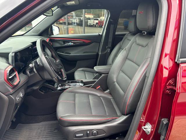 Used 2025 Chevrolet TrailBlazer RS w/ Convenience Package AWD/4WD image 16