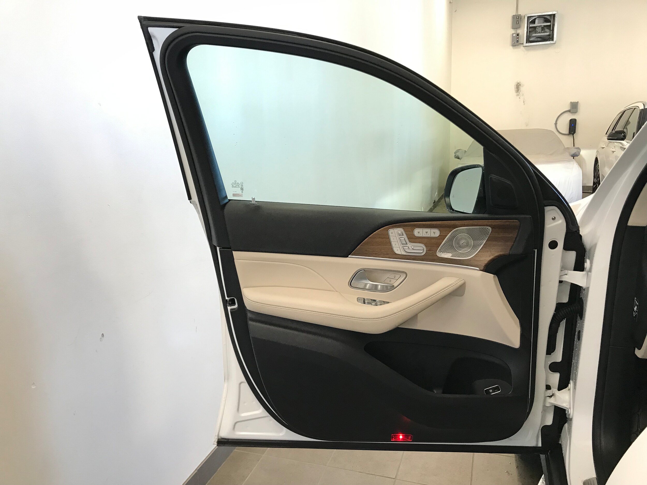 Used 2025 Mercedes-Benz GLS 450 4MATIC image 15