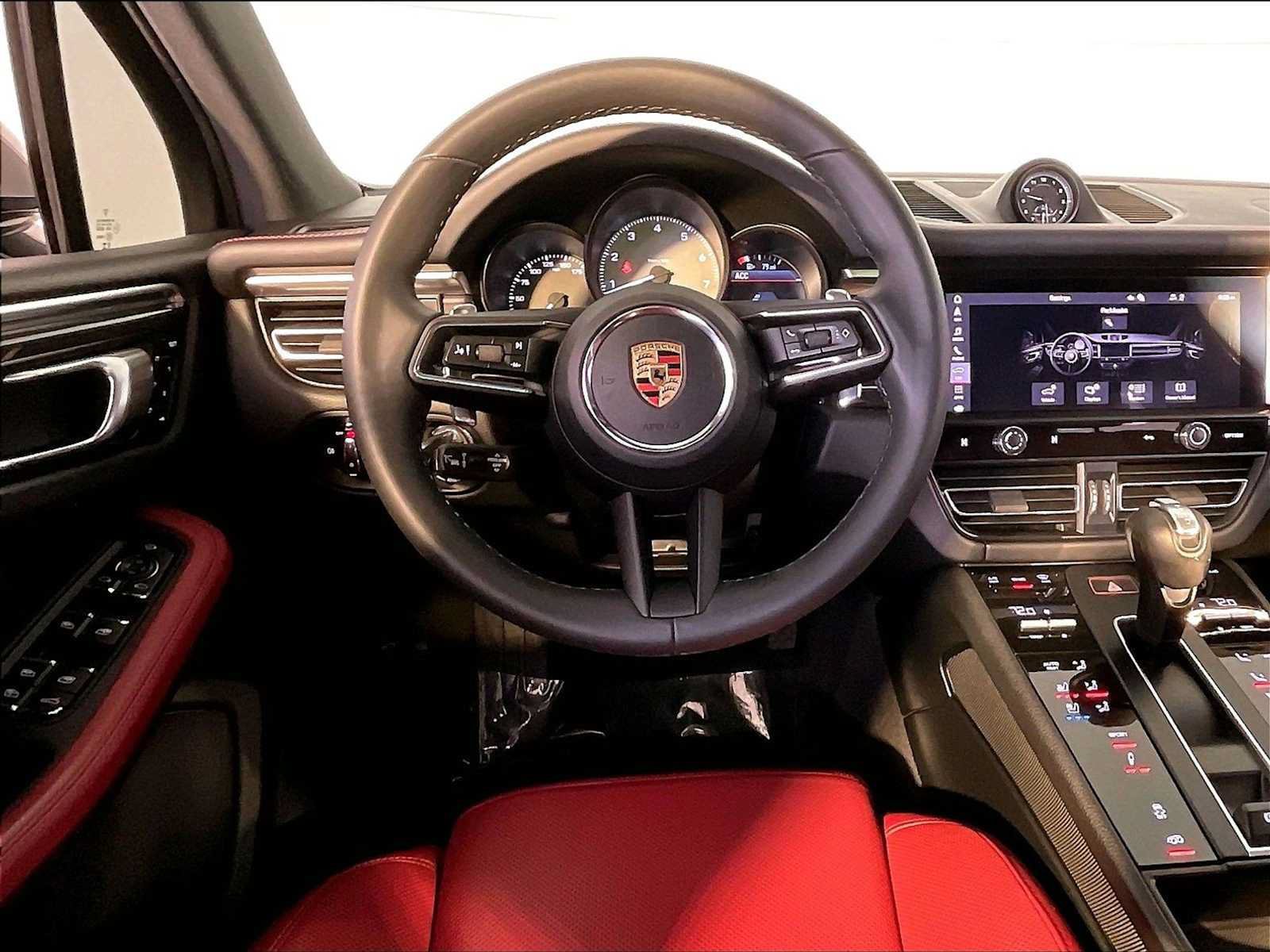Certified 2023 Porsche Macan S AWD/4WD image 13