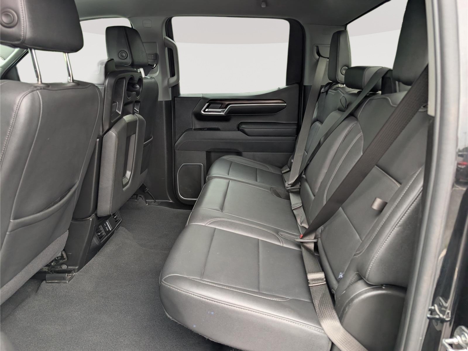 Used 2025 GMC Sierra 1500 SLT RWD image 15