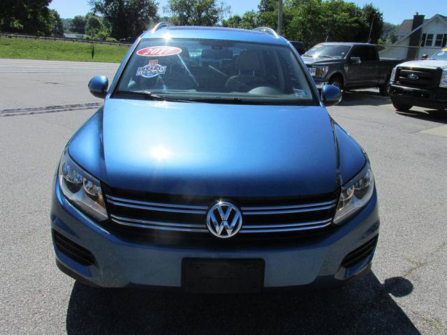 Used 2017 Volkswagen Tiguan Wolfsburg Edition AWD/4WD image 2