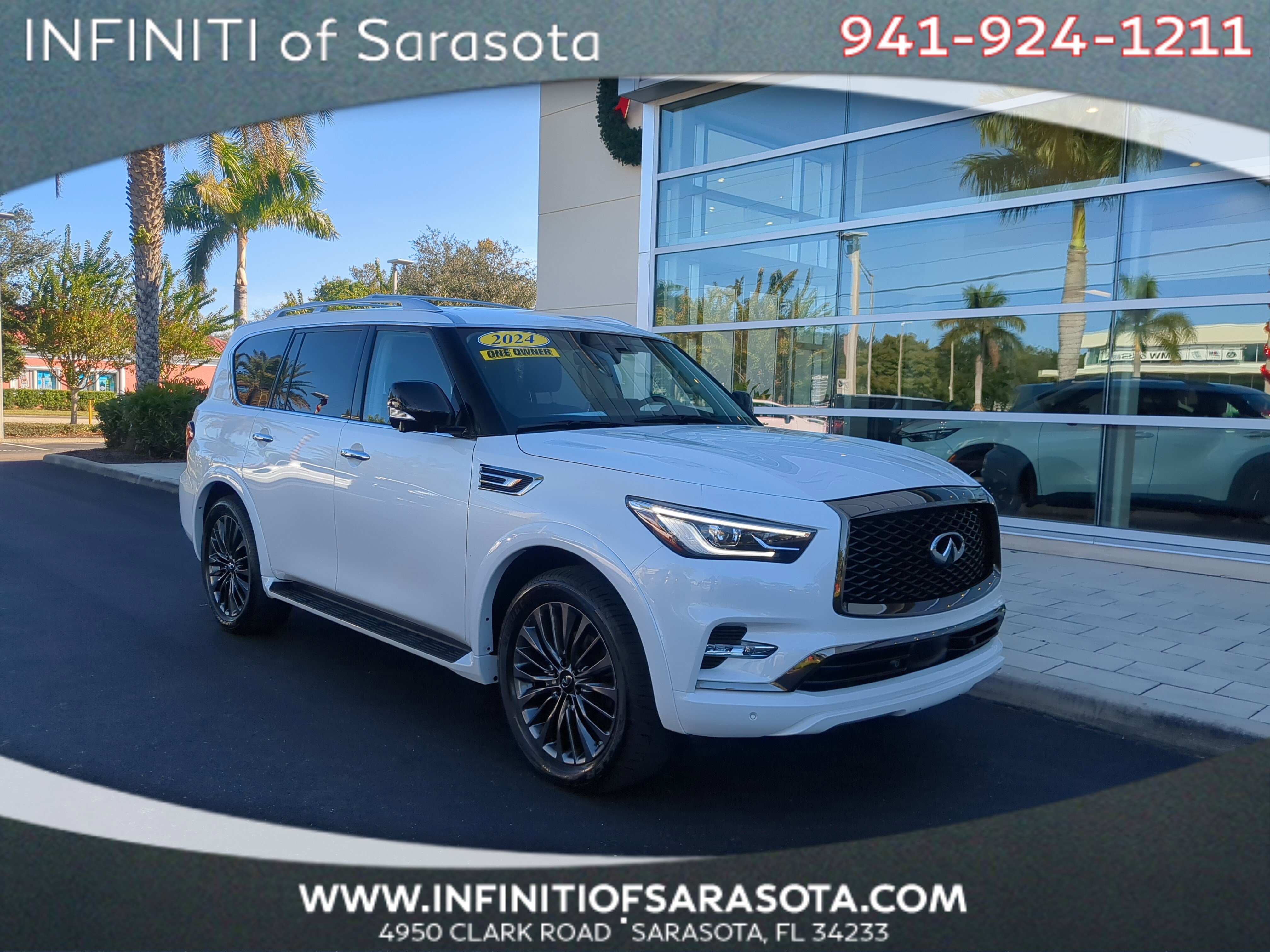 Certified 2024 INFINITI QX80 Premium Select w/ Cargo Package image 1