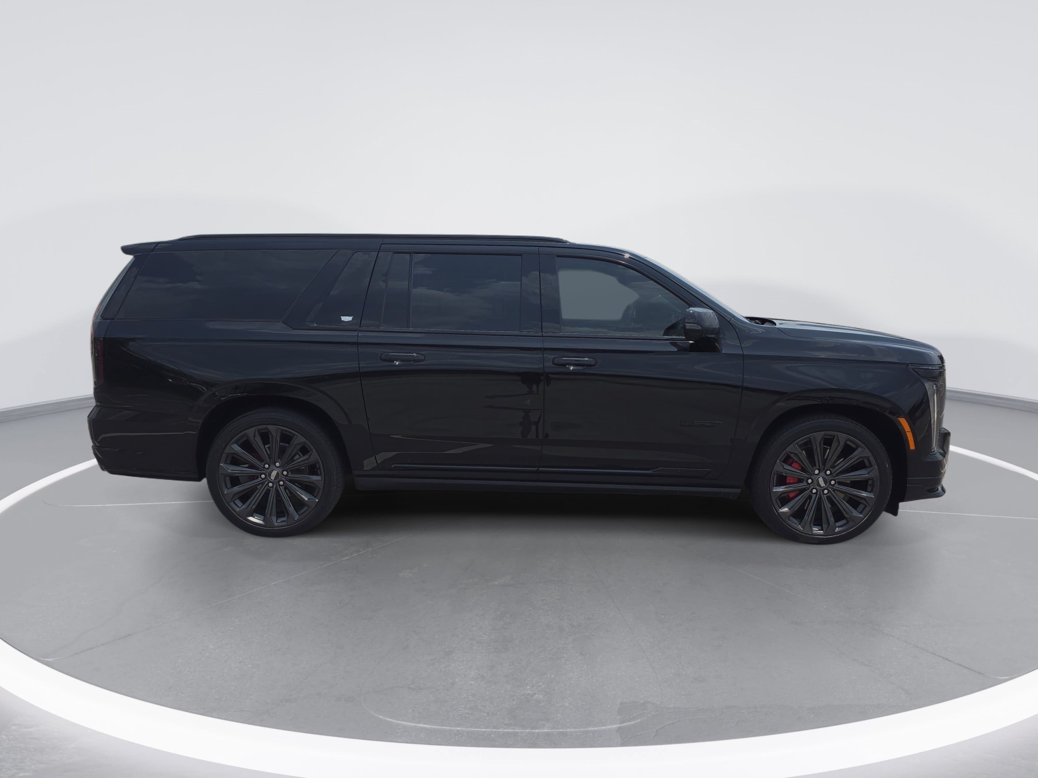 Used 2026 Cadillac Escalade ESV V AWD/4WD image 2