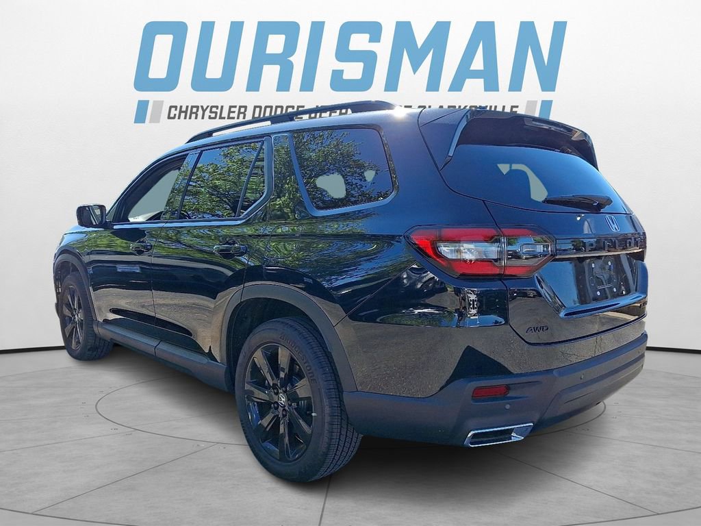 Used 2025 Honda Pilot Black Edition image 4