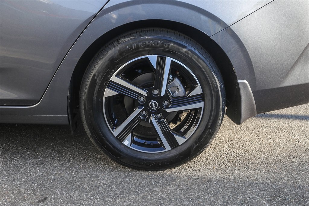Used 2025 Nissan Sentra SV w/ All-Weather Package FWD image 9