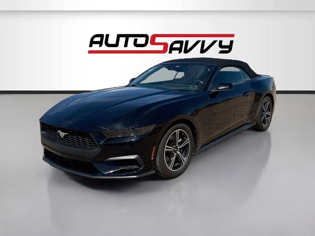 Used 2025 Ford Mustang Premium RWD image 3