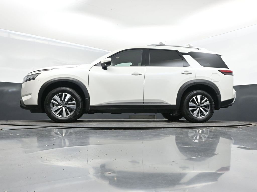Used 2024 Nissan Pathfinder SL image 40