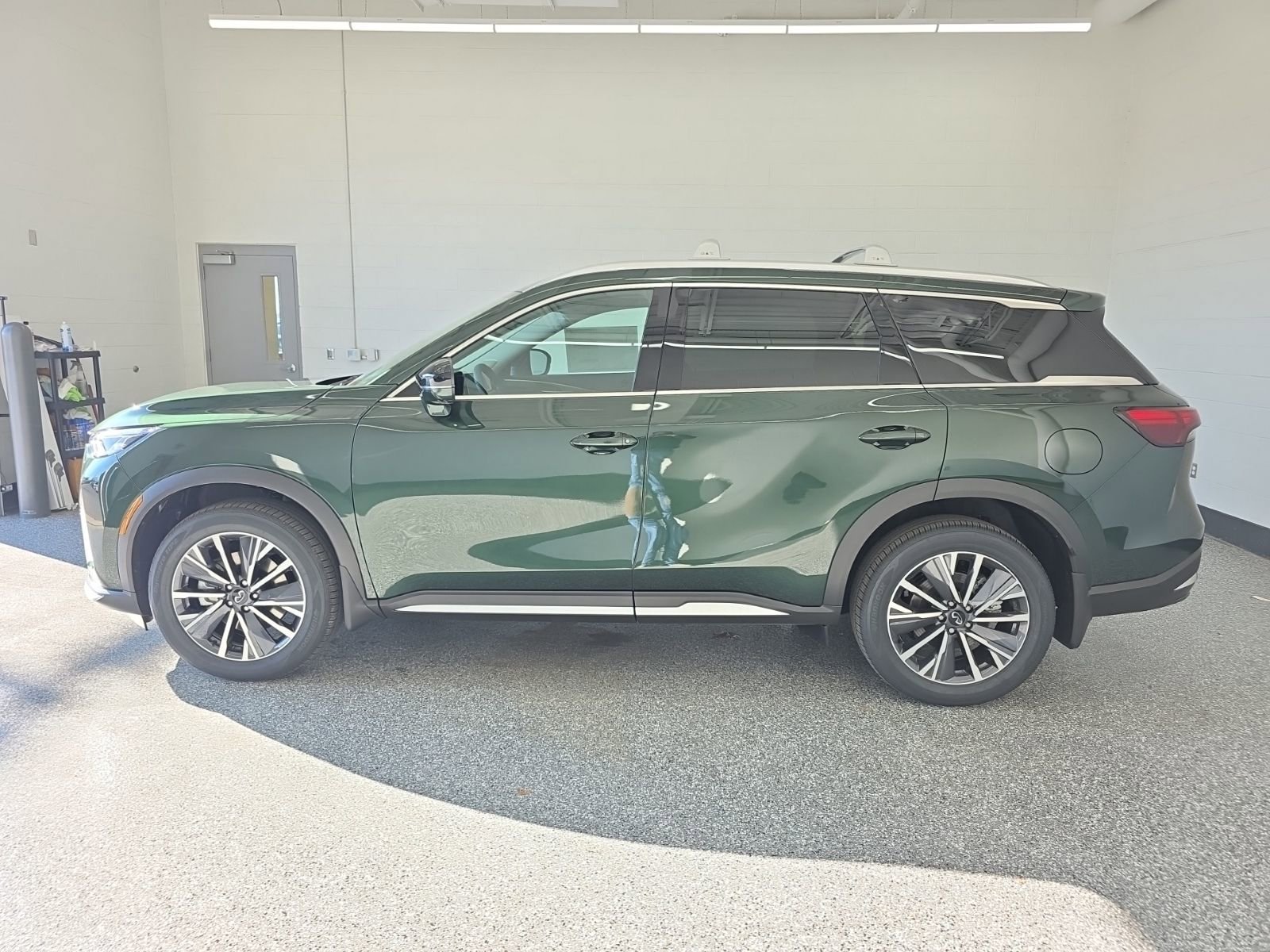 New 2026 INFINITI QX60 Luxe w/ Cargo Package AWD/4WD image 2