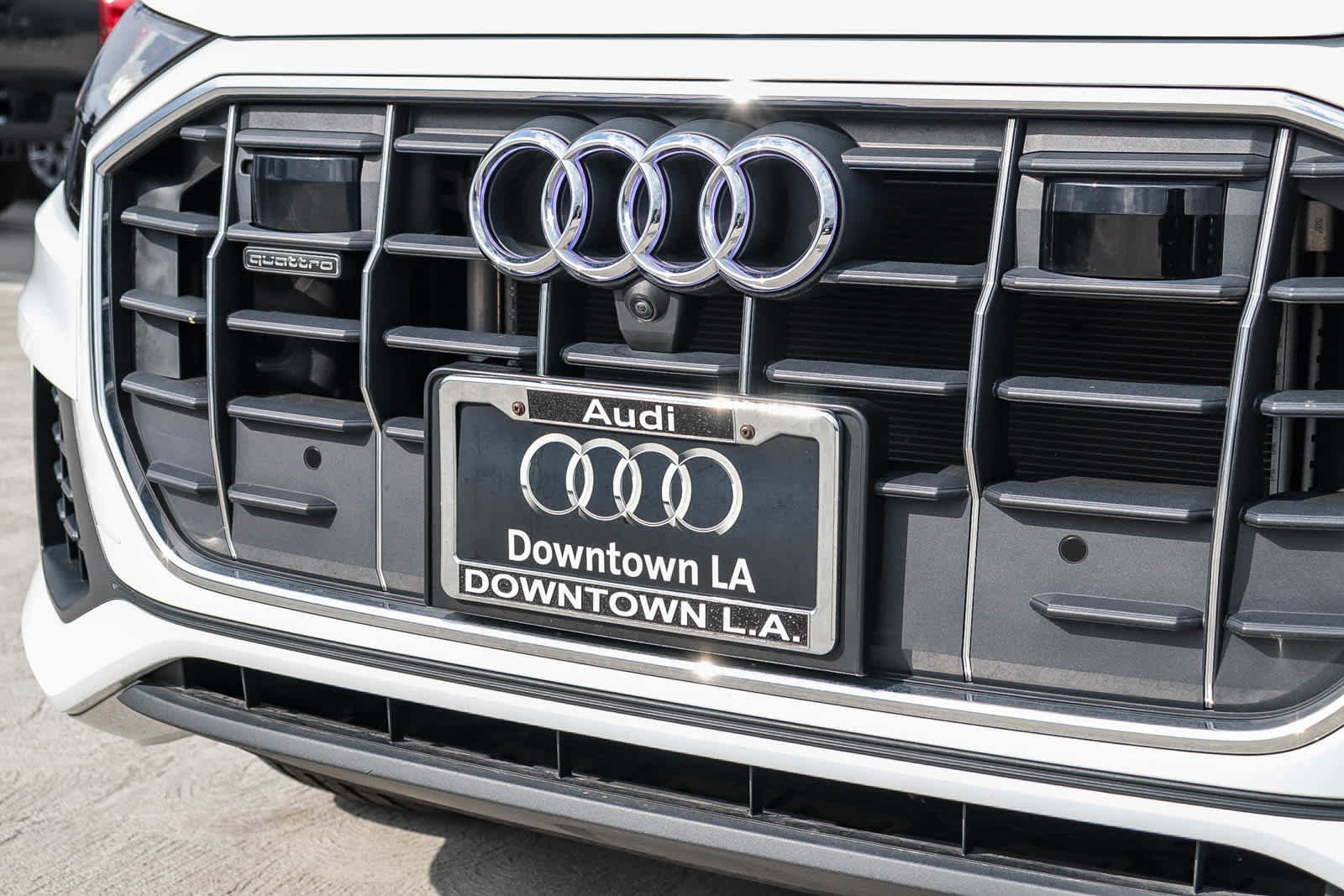 Used 2023 Audi Q8 Premium w/ Convenience Package image 10