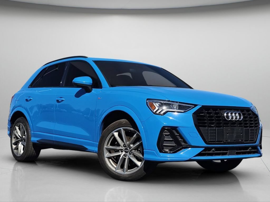 Used 2022 Audi Q3 2.0T Premium Plus w/ Premium Plus Package AWD/4WD image 2