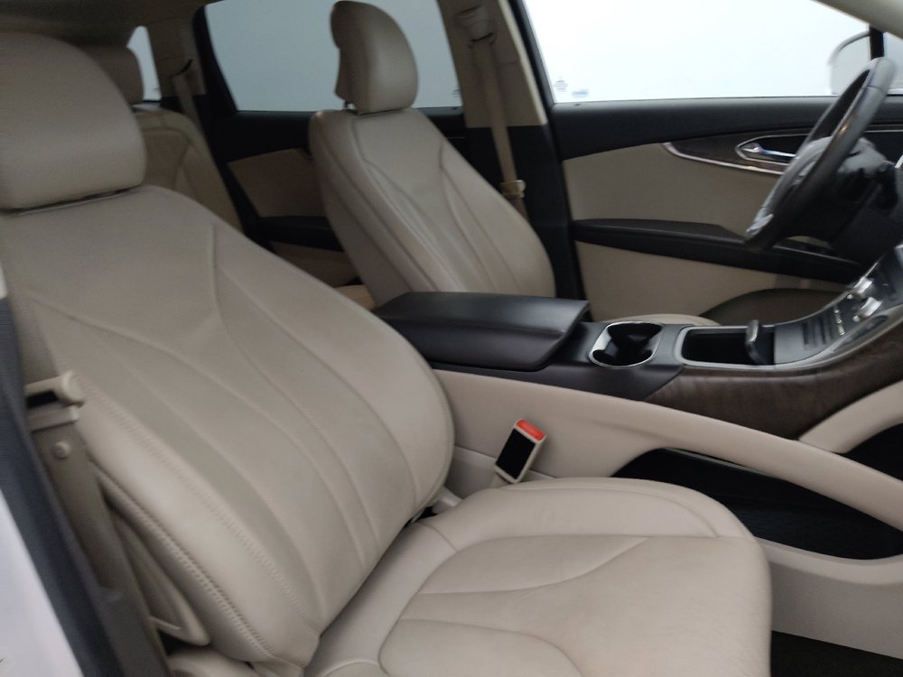 Used 2016 Lincoln MKX Reserve w/ Technology Package FWD image 21