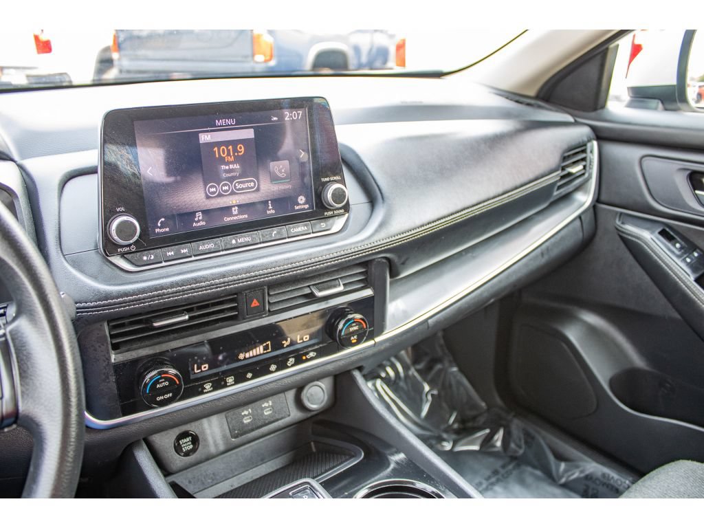 Used 2024 Nissan Rogue SV AWD/4WD image 39