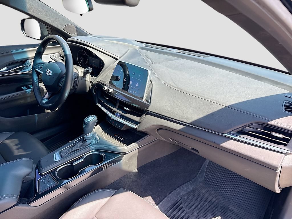 Used 2025 Cadillac CT4 Luxury w/ Sun And Sound Package RWD image 31