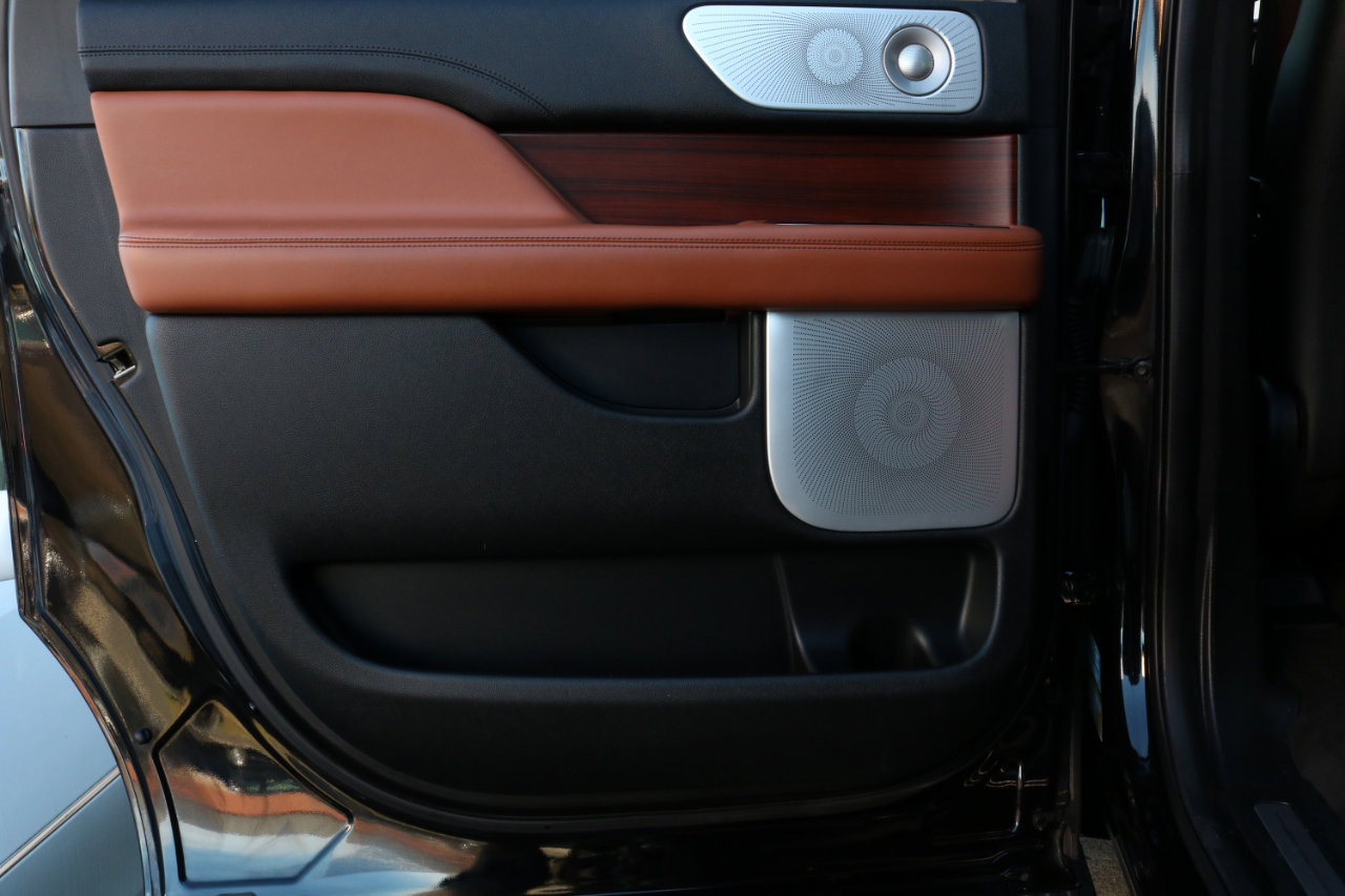 Used 2020 Lincoln Navigator L Reserve w/ Luxury Package image 38