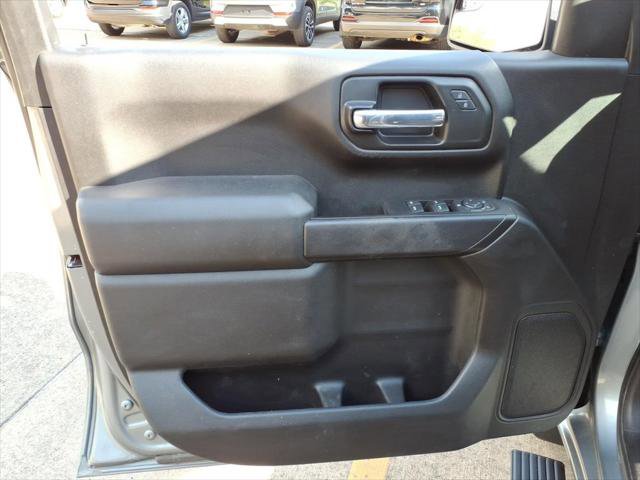 Used 2023 Chevrolet Silverado 1500 Custom w/ LPO, Dark Essentials Package AWD/4WD image 13