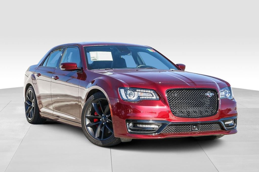 Used 2023 Chrysler 300 C image 2