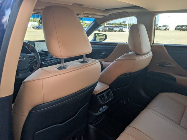 Used 2025 Lexus ES 300h w/ Technology Package FWD image 25