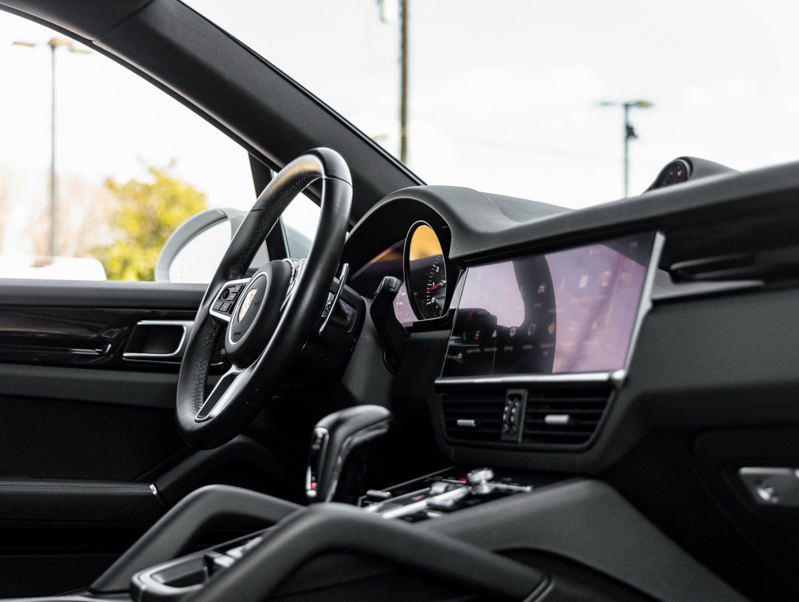 Used 2023 Porsche Cayenne image 46