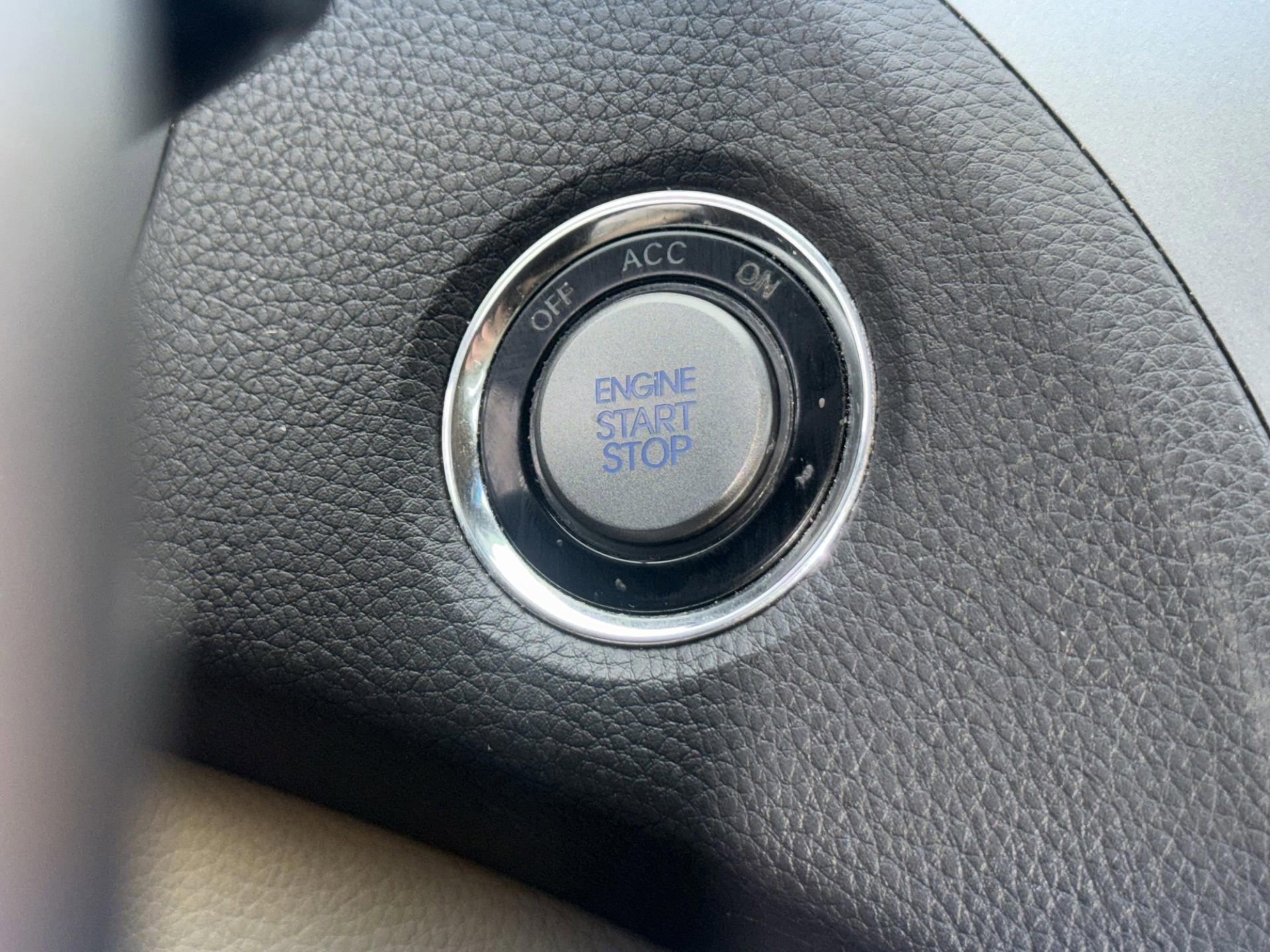 Used 2015 Hyundai Azera Limited image 28