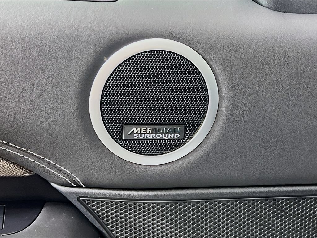 Certified 2025 Land Rover Discovery Metropolitan Edition AWD/4WD image 19