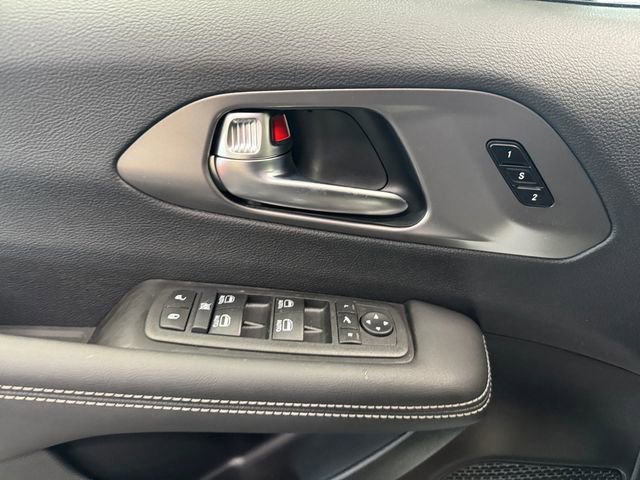 New 2026 Chrysler Pacifica Limited image 8