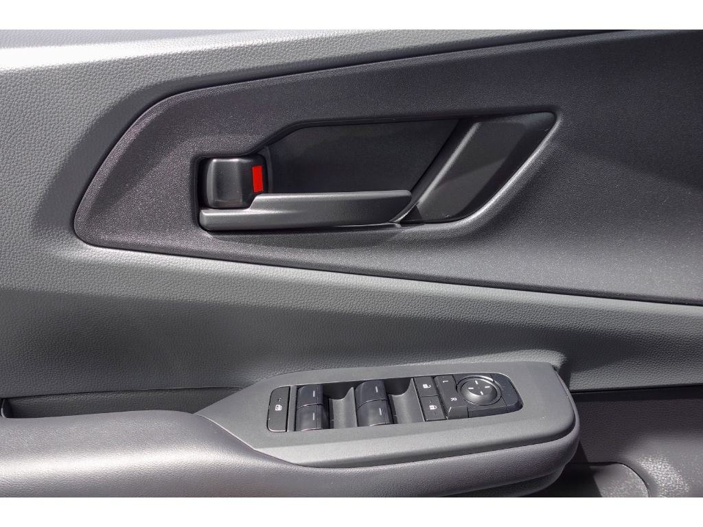Used 2025 Toyota Prius LE FWD image 11