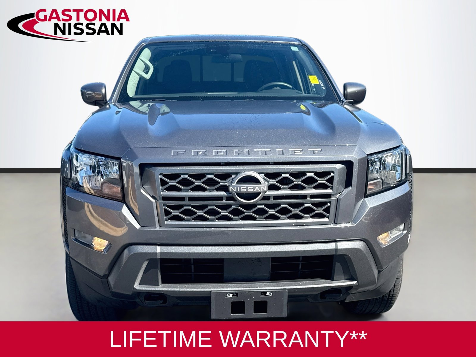 Used 2022 Nissan Frontier SV AWD/4WD image 2