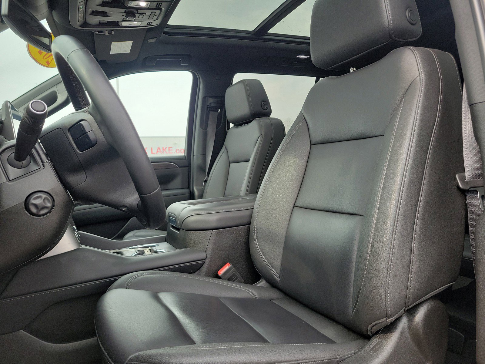 Used 2024 Chevrolet Tahoe Z71 w/ Z71 Off-Road Package AWD/4WD image 19