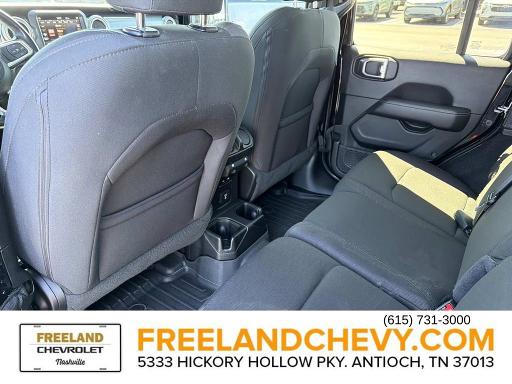 Used 2020 Jeep Wrangler Unlimited Sahara image 17