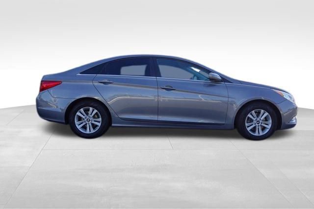 Used 2013 Hyundai Sonata GLS w/ Popular Equipment Pkg image 2