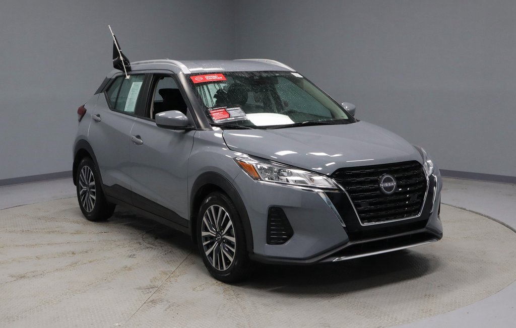 Used 2023 Nissan Kicks SV image 1