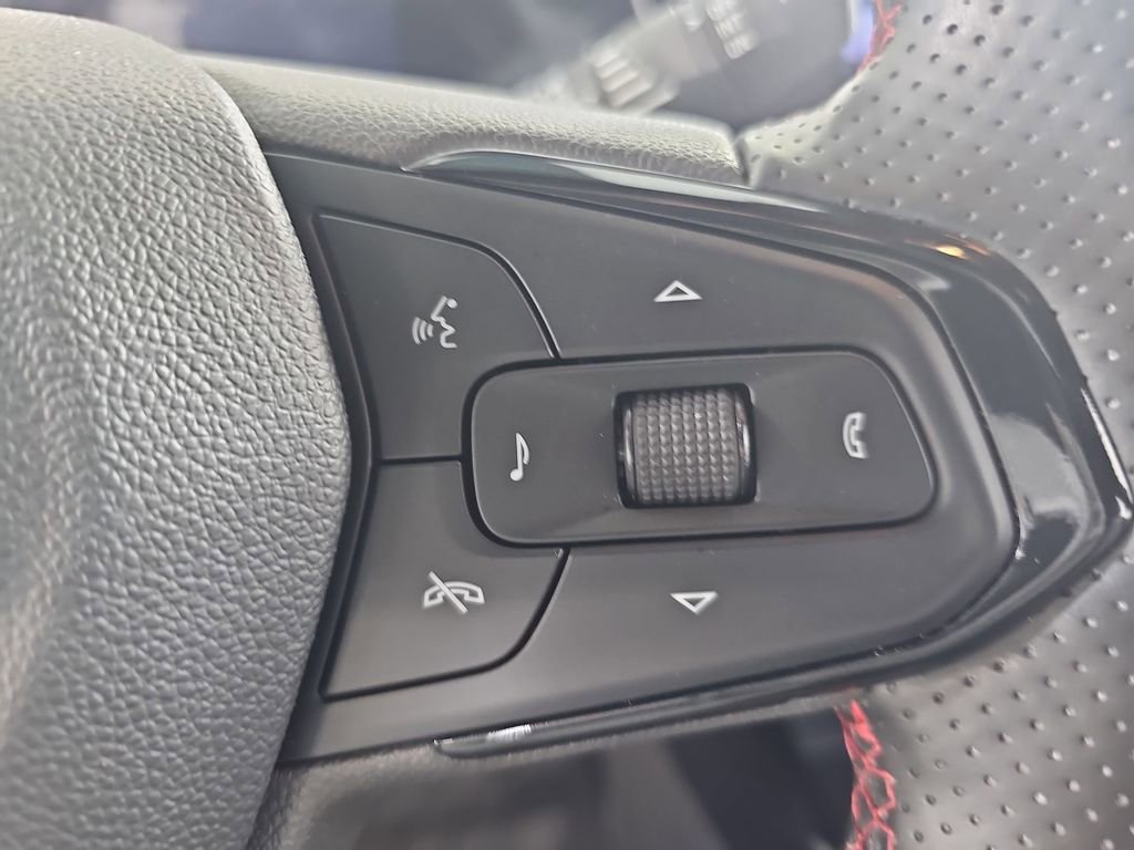 Certified 2024 Chevrolet Trax RS w/ Driver Confidence Package image 23