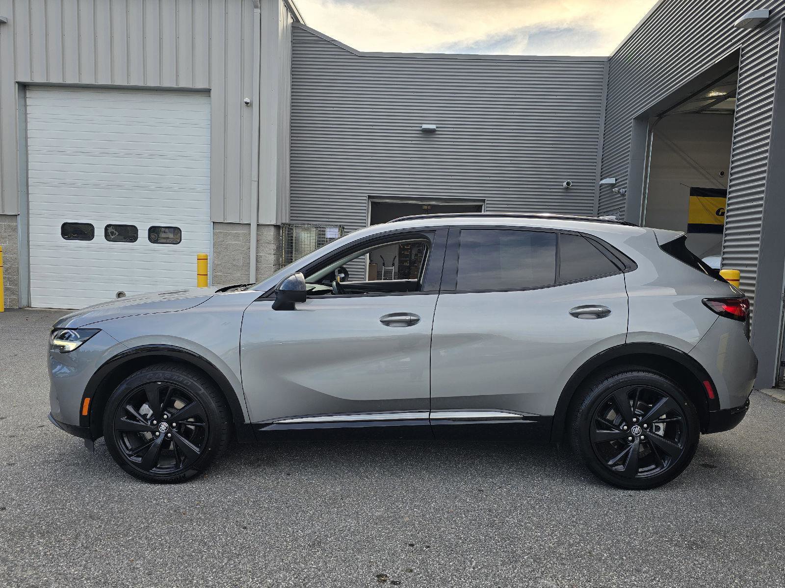 Used 2023 Buick Envision Essence w/ Sport Touring Package image 7