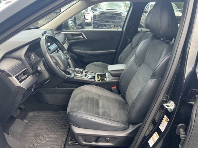 Used 2024 Mitsubishi Outlander SE Black Edition AWD/4WD image 7