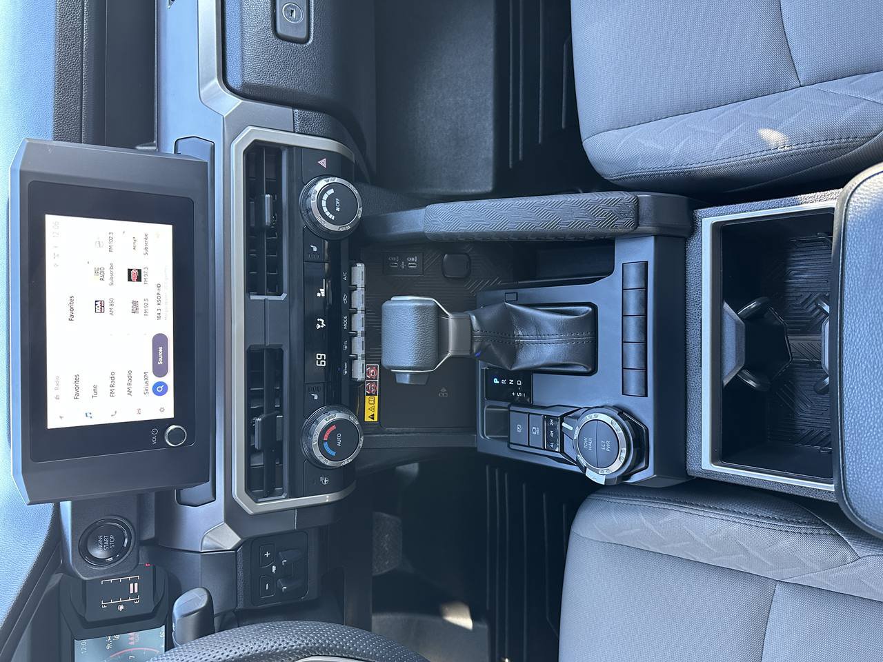 Used 2025 Toyota Tacoma SR5 AWD/4WD image 30