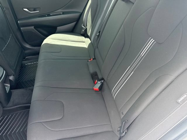 Used 2025 Hyundai Elantra SEL FWD image 21