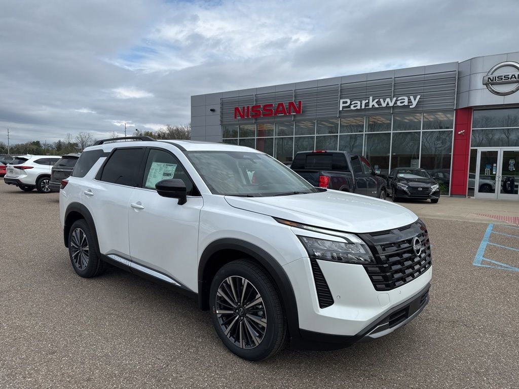 New 2026 Nissan Pathfinder Platinum image 1