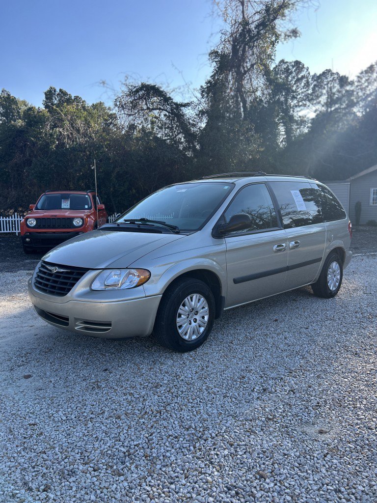 Used 2005 Chrysler Town & Country LX w/ Popular Equipment Group I image 1