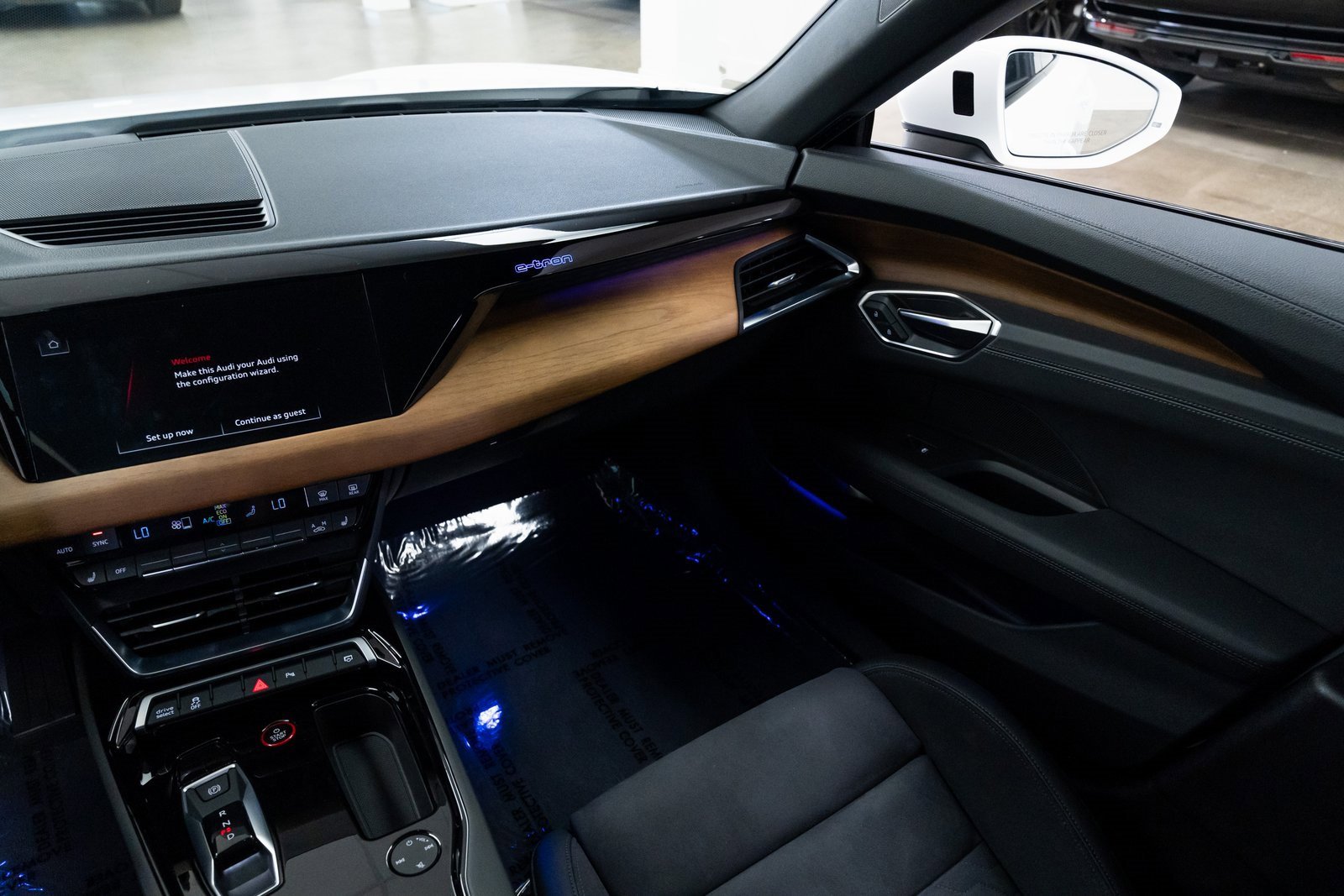 Used 2024 Audi e-tron GT Premium Plus image 11