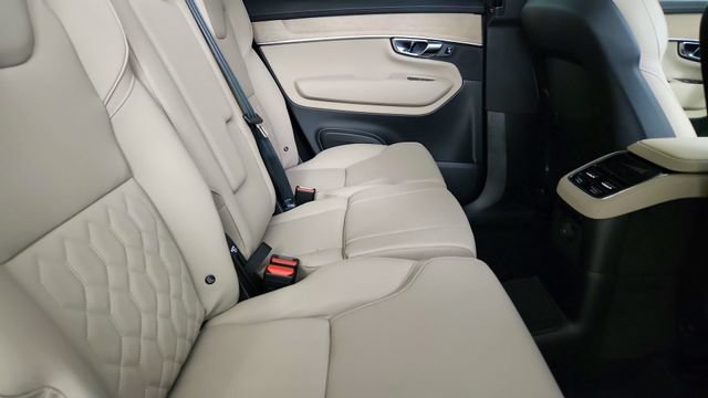 New 2026 Volvo XC90 T8 Plus w/ Protection Package Premier AWD/4WD image 35