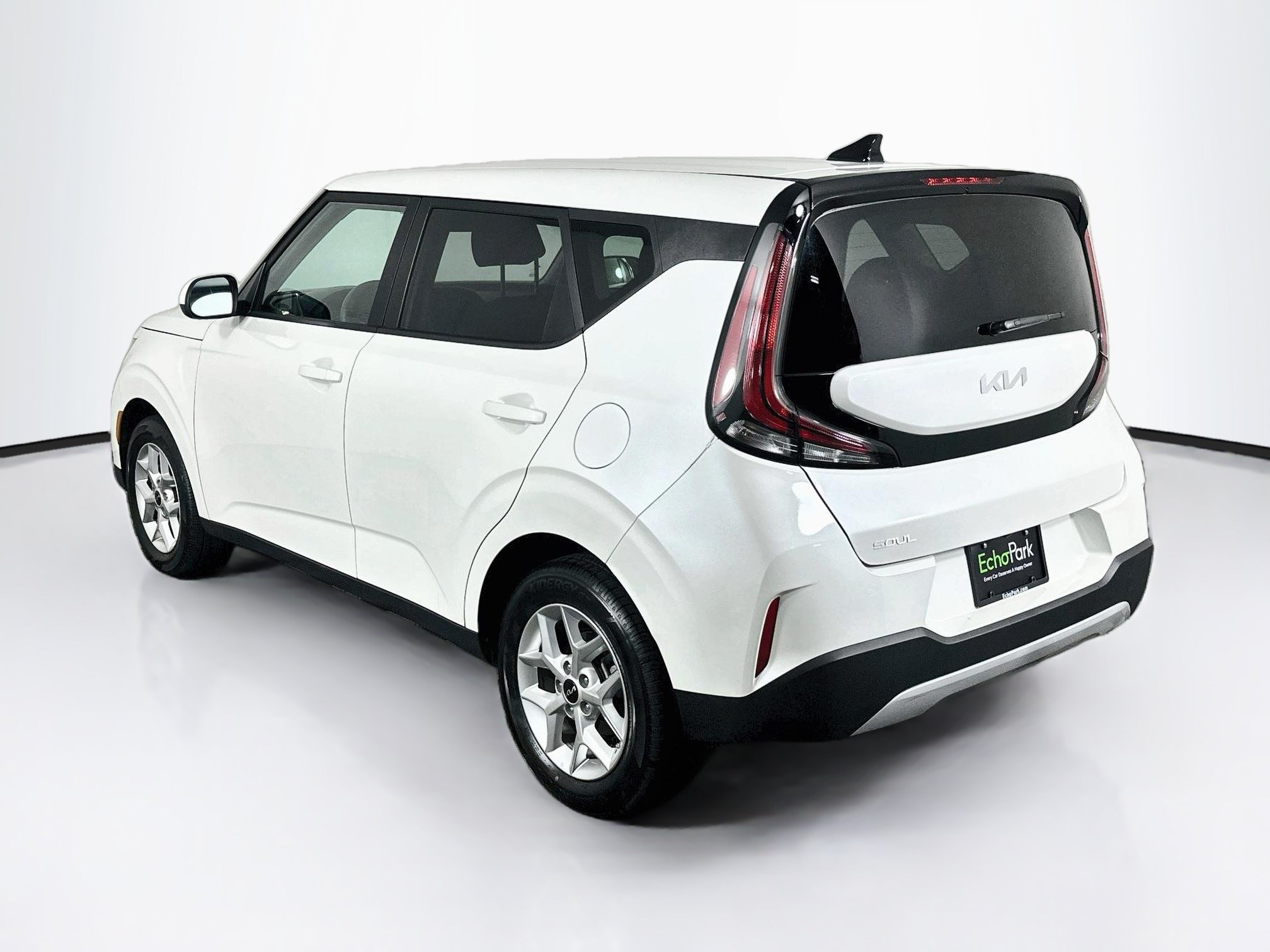 Used 2025 Kia Soul LX w/ LX Technology Package FWD image 5