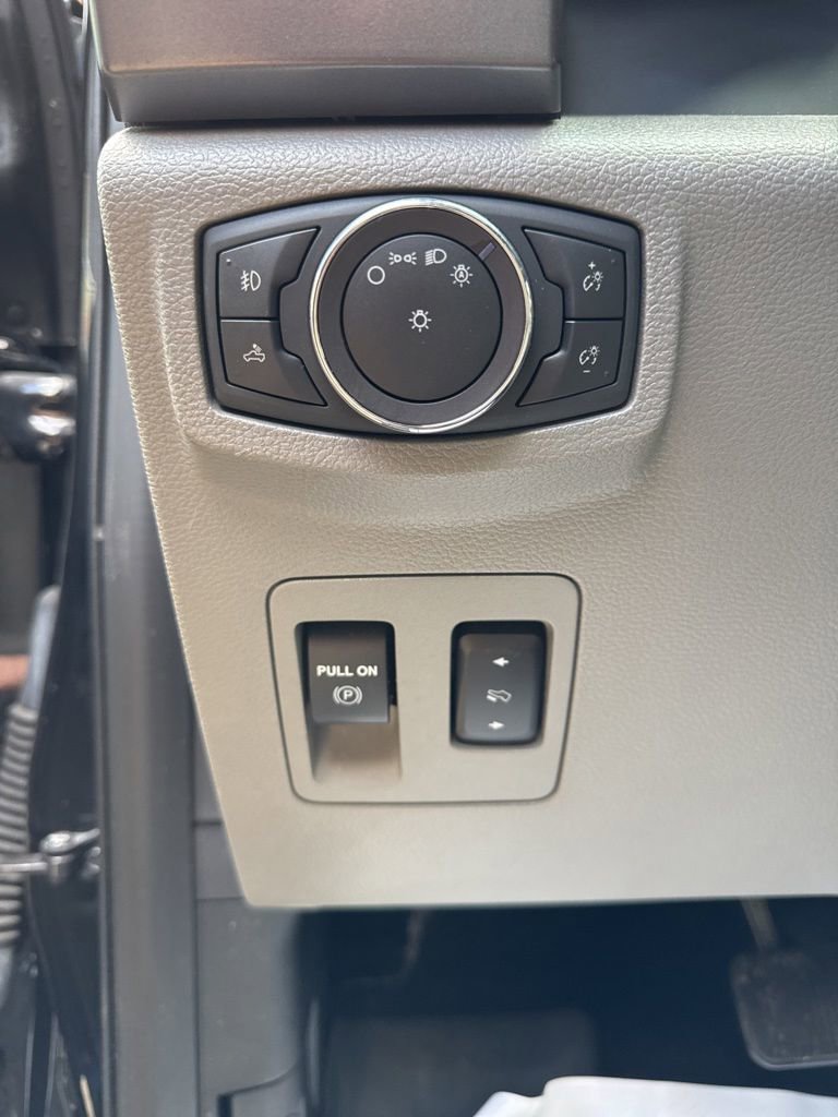 Used 2019 Ford F150 XLT w/ Equipment Group 302A Luxury AWD/4WD image 8